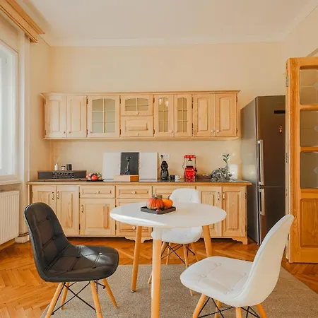 Daire Old Town Boheme *